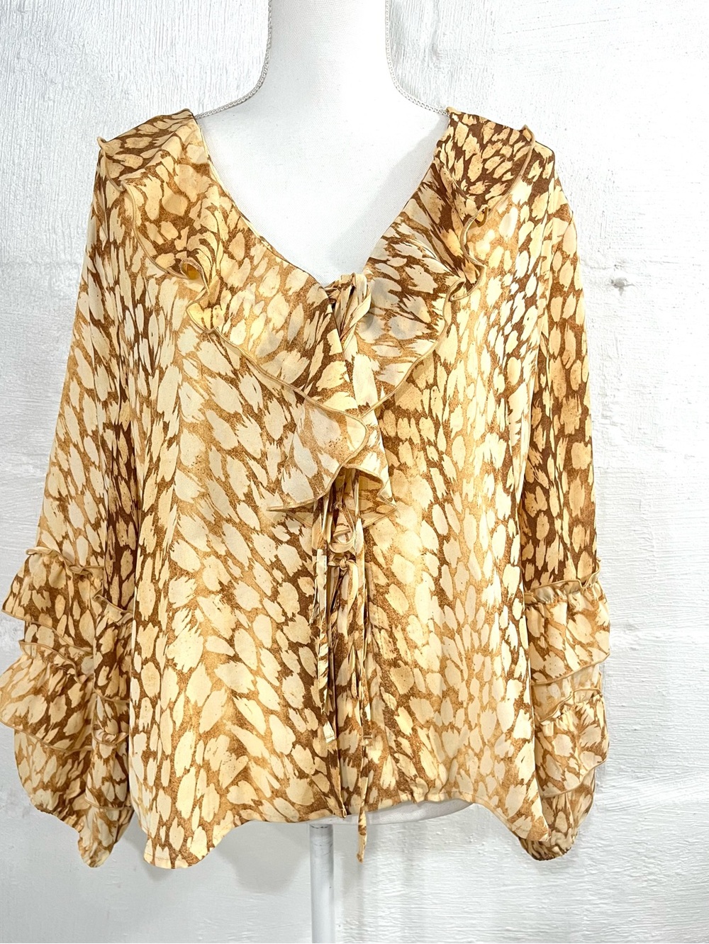 HESTER & ORCHARD RUFFLE BOHO TOP NEW WITH TAG